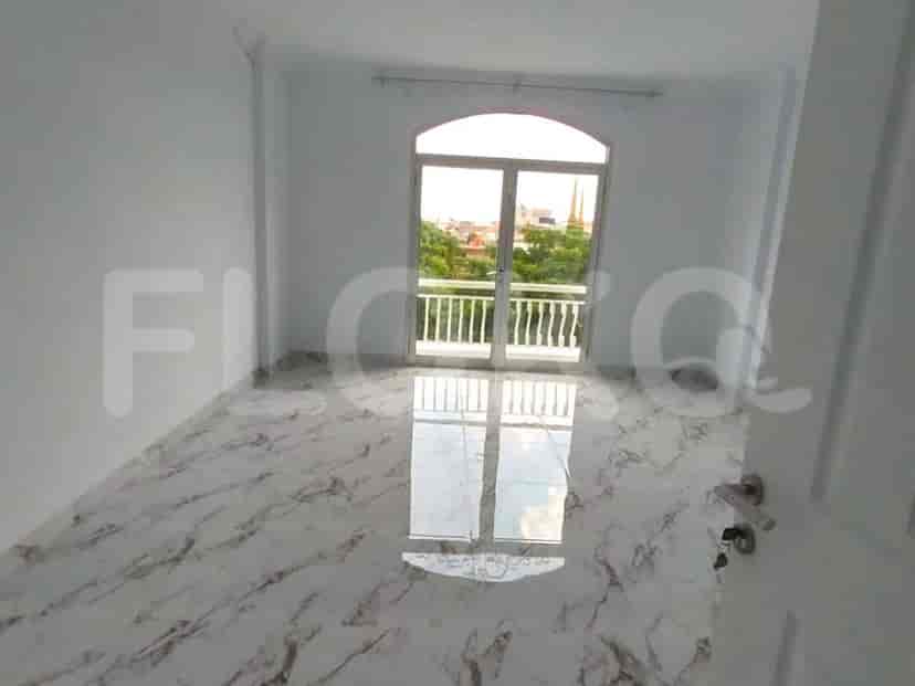 Dijual Ruko Luas 200 m2 di Jalan Miami, Cengkareng 3