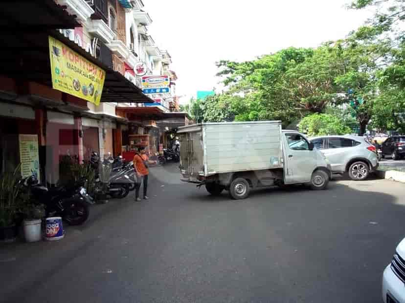 Dijual Ruko Luas 202 m2 di Jalan City Resort Residence, Cengkareng 3