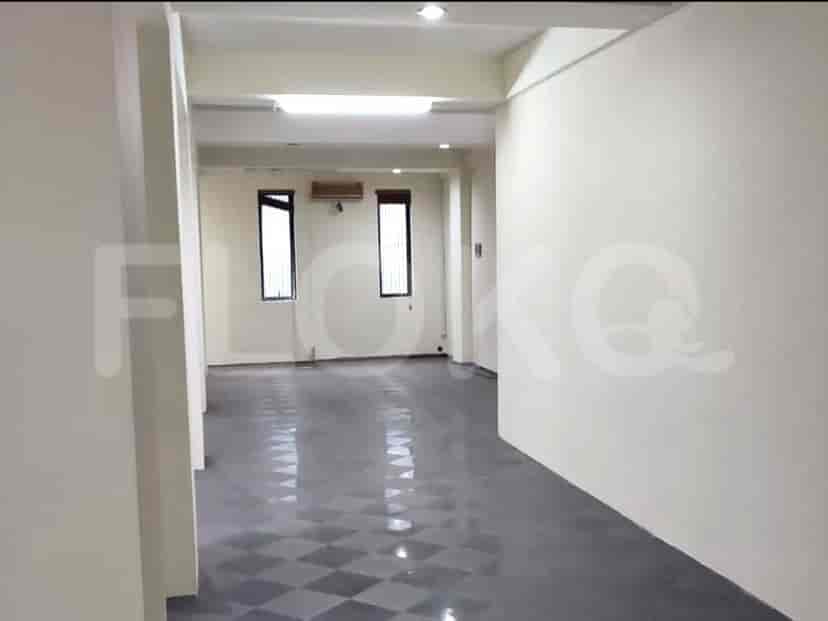 Dijual Ruko Luas 340 m2 di Jalan Kebon Jeruk Raya, Kebon Jeruk 4