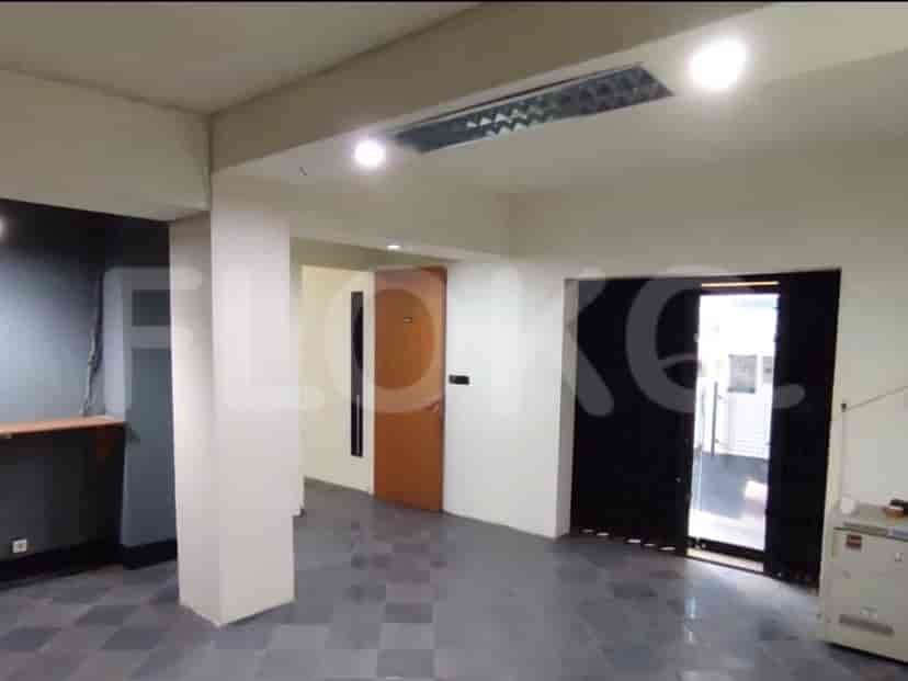 Dijual Ruko Luas 340 m2 di Jalan Kebon Jeruk Raya, Kebon Jeruk 1