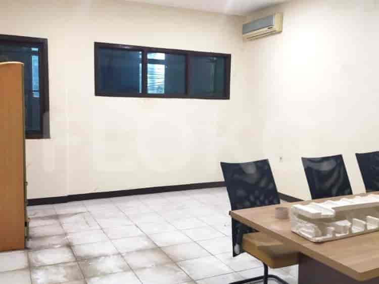 198 sqm, shophouse for rent in Jalan Petojo, Tanah Abang - RKR22a 2