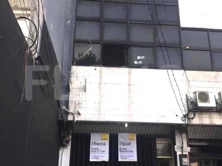 200 sqm, shophouse for rent in Jalan Bendungan Hilir, Tanah Abang - RKR208 1