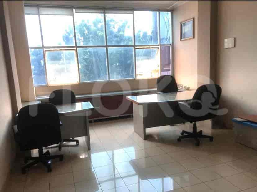 Disewakan Ruko Luas 234 m2 di Jalan Srengseng, Meruya 2