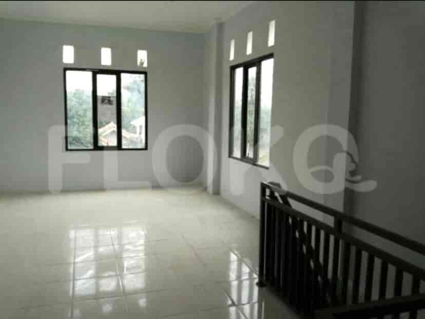 Disewakan Ruko Luas 130 m2 di Jalan Sawangan Green Park, Depok 3