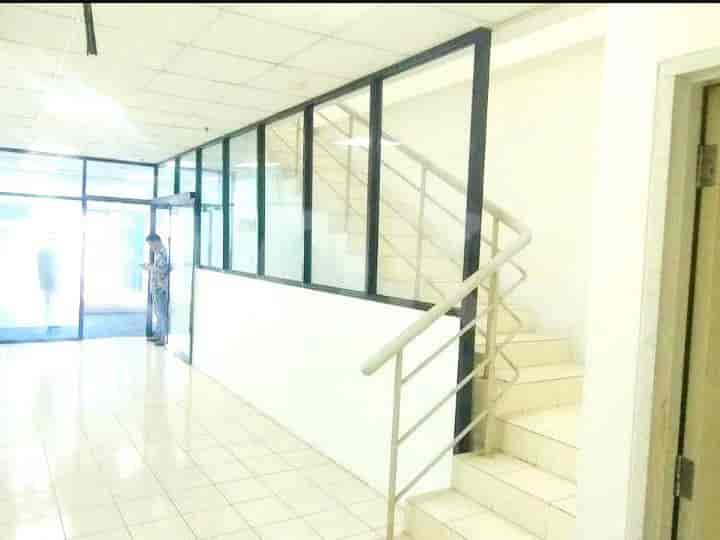 144 sqm, shophouse for rent in Jalan Mega Glodok  Kemayoran, Kemayoran - RKRa78 1