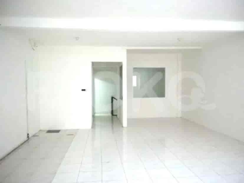 120 sqm, shophouse for sale in Jalan Pulomas, Pulo Gadung 3