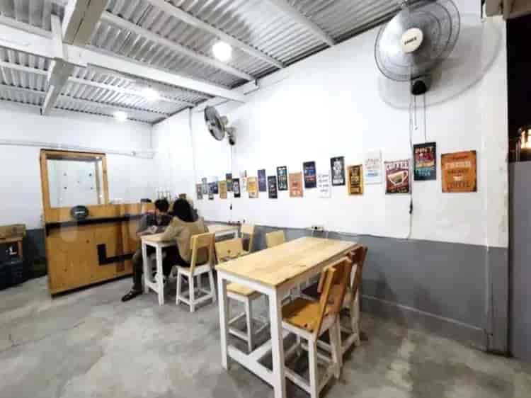 25 sqm, shophouse for rent in Jalan Pahlawan Aren Jaya, Bekasi Timur - RKR295 2