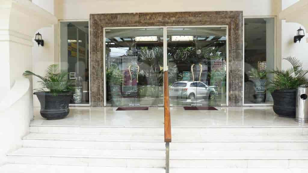 rp enterance_nw.jpg