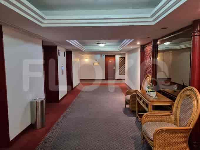 sari hallway3_nw.jpg