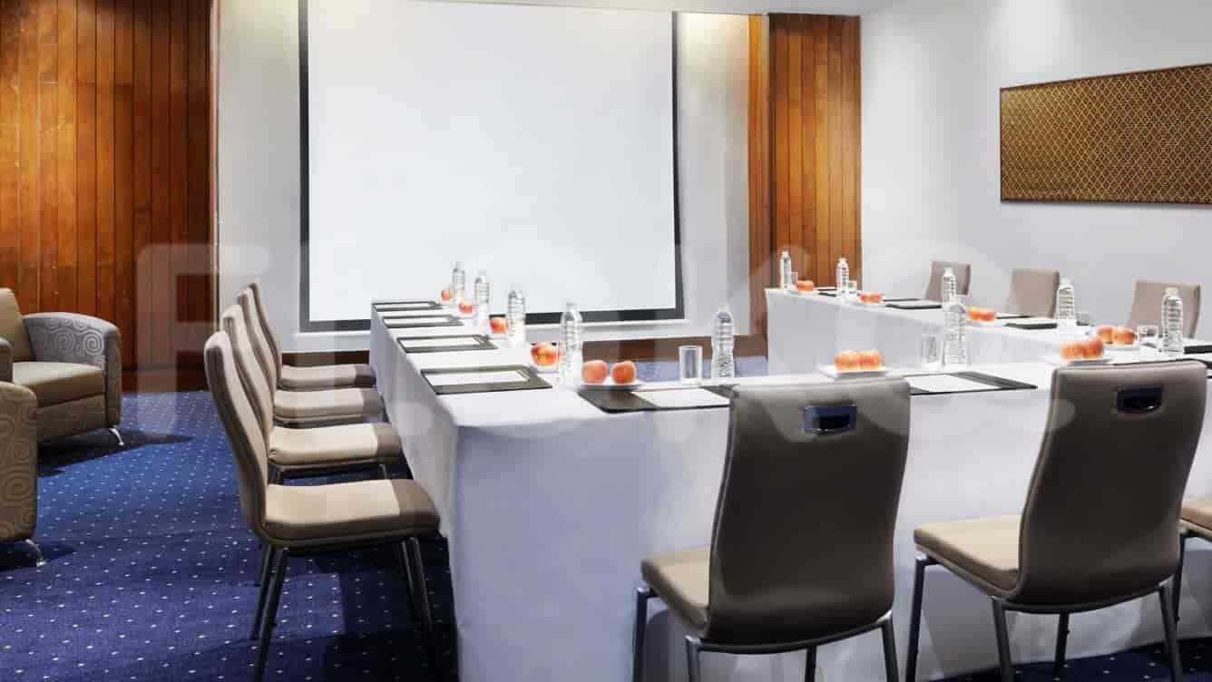 sari meeting2_nw.jpg