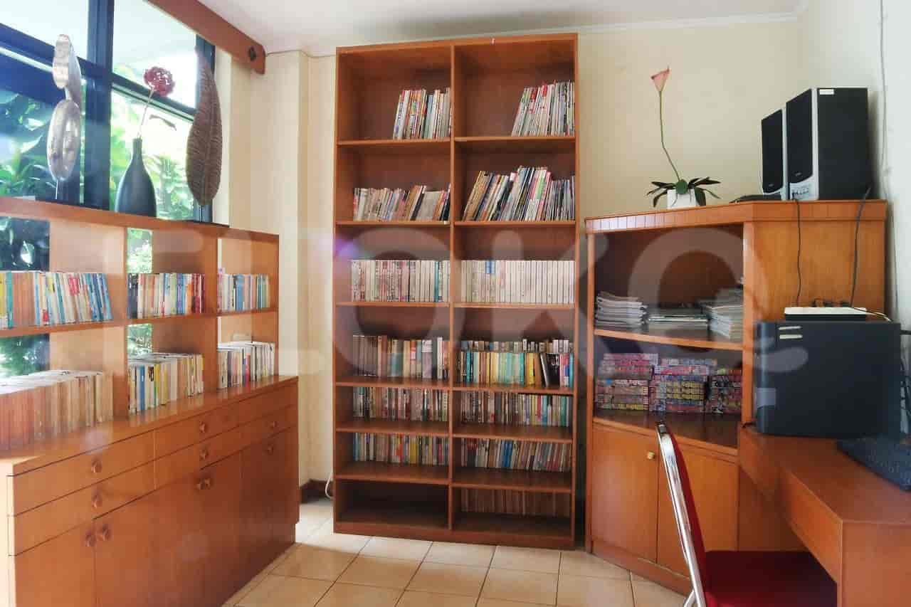 shinju library2_nw.jpg