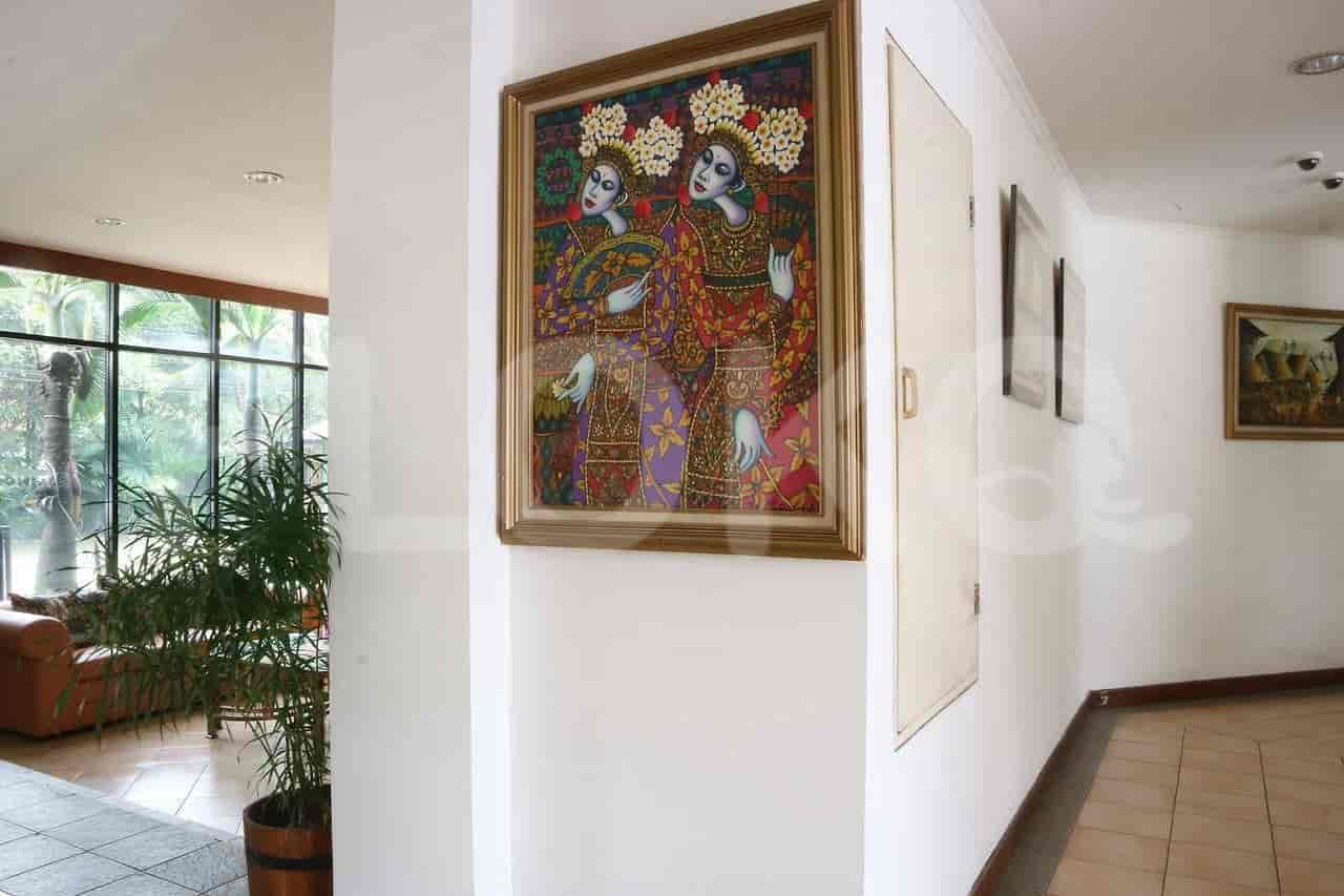 shinju lobby2_nw.jpg