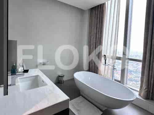 Tipe 5 Kamar Tidur di Lantai Tinggi untuk disewakan di Keraton at the Plaza - fmeb90 4