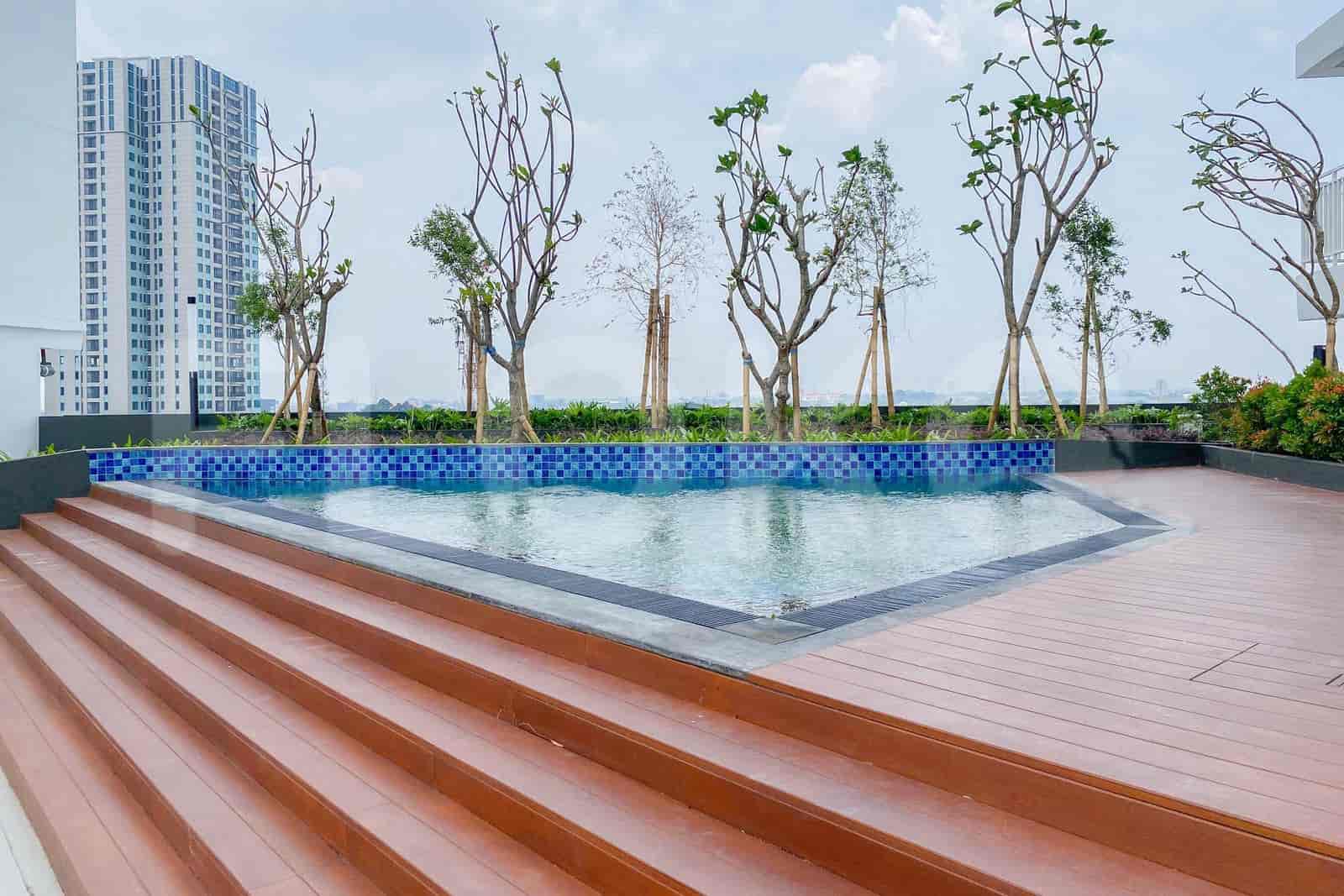 smt pool_nw.jpg