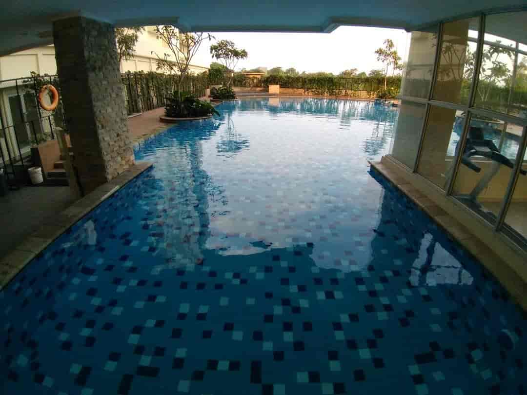 Swimming Pool Victoria Square Apartment