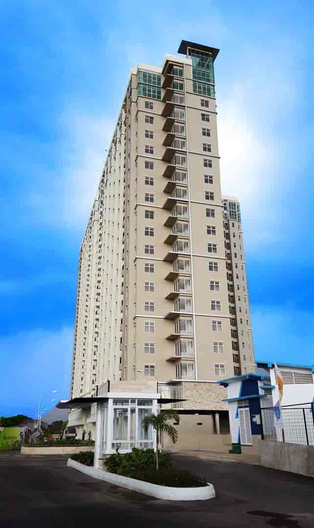 Building Victoria Square Apartment