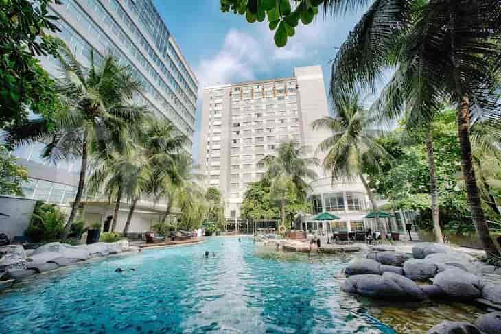 wyndham pool2_nw.jpg