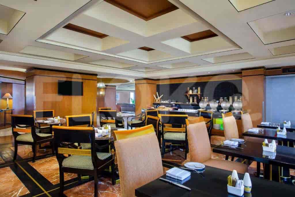 wyndham resto3_nw.jpg