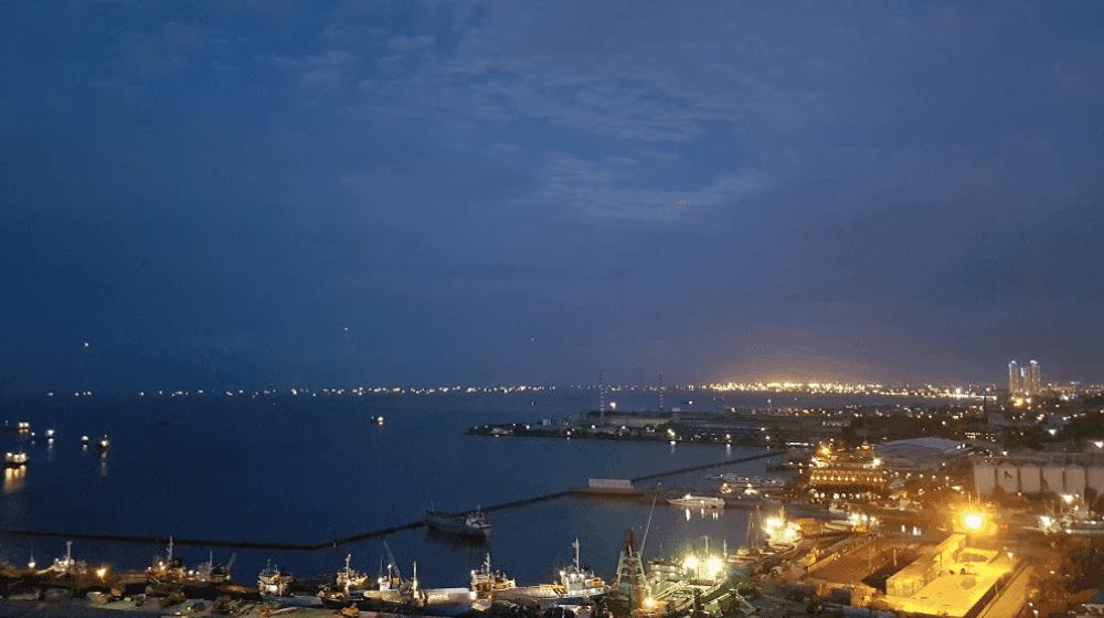 Pemandangan laut Pluit Sea View