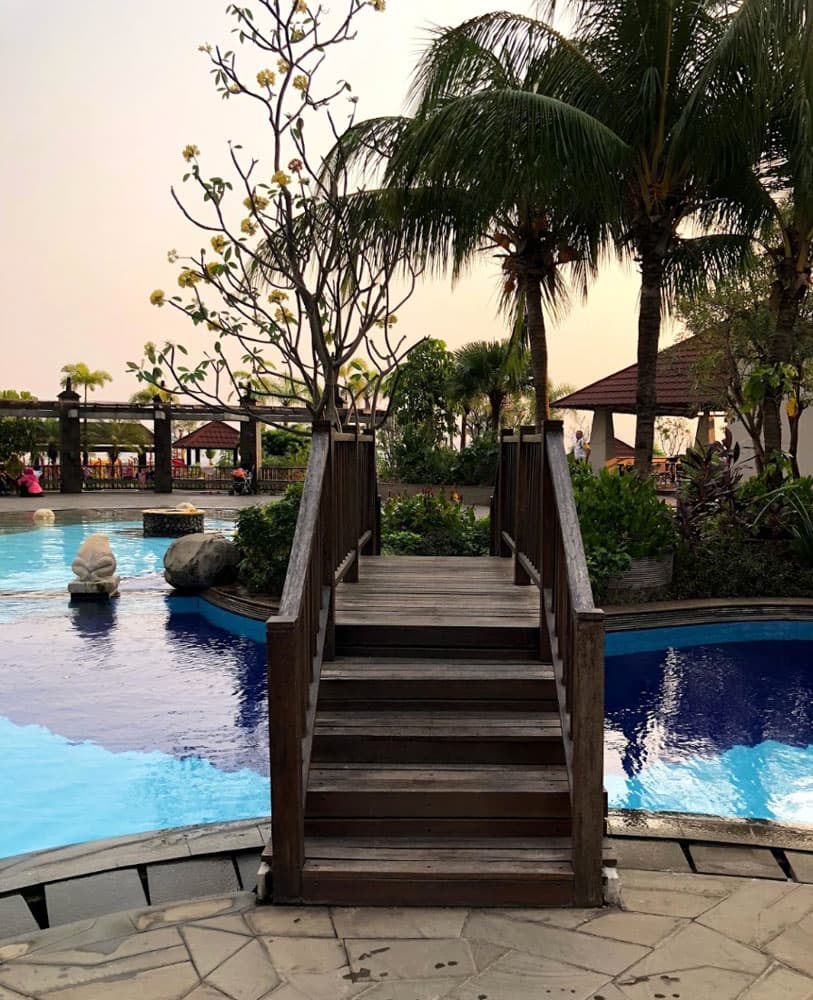 Kolam renang Seasons City Apartemen