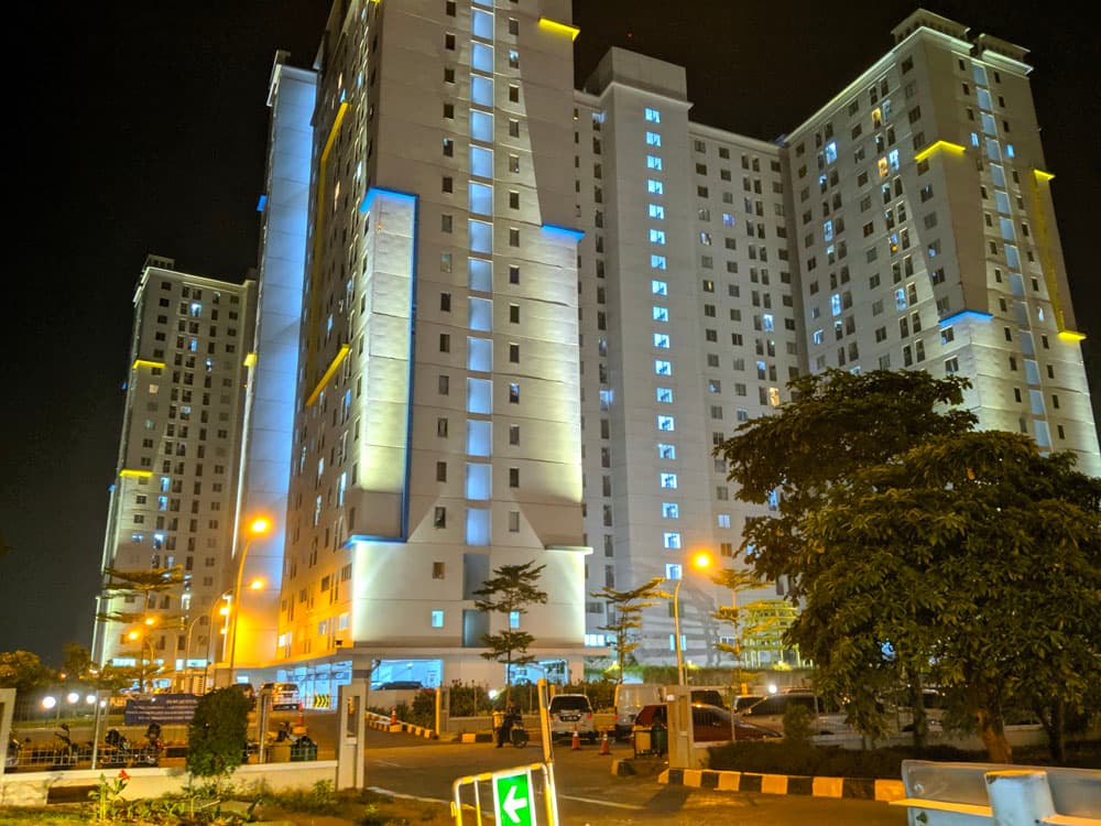 Building Bassura City Apartment