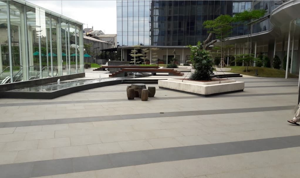 Kolam renang Lavanue Apartemen