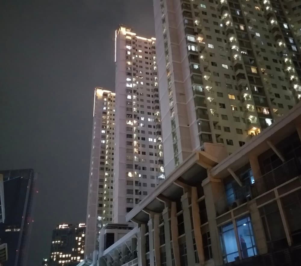 buiding Sudirman Park Apartment