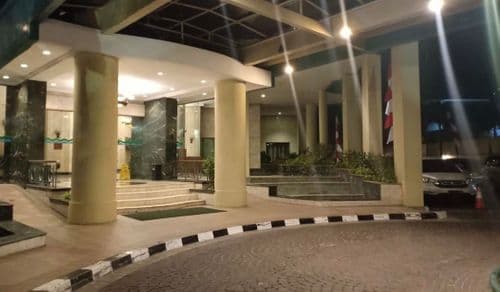 Pintu masuk Fountain Park Apartemen