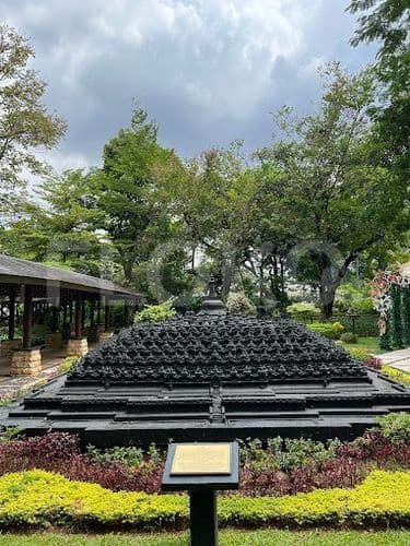 borobudur replica_nw.jpg