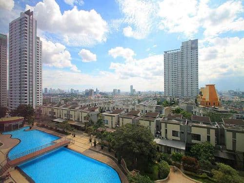 Kolam renang cosmo mansion