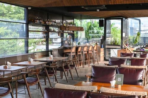 miers bar_nw.jpg