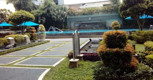 Kolam renang Bumi Mas Apartemen