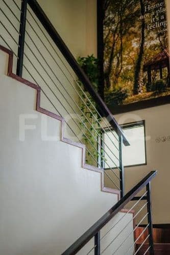 treehouse stairs2_nw.jpg