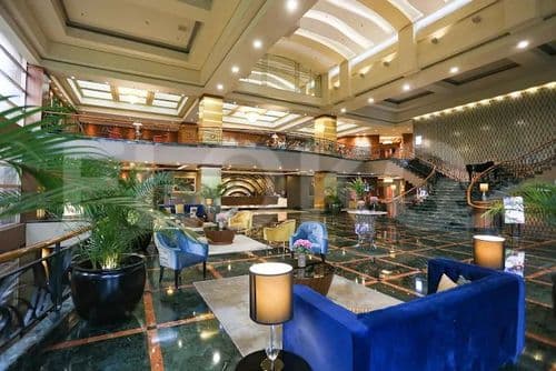 wyndham lobby_nw.jpg