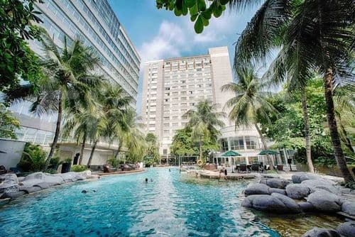 wyndham pool2_nw.jpg