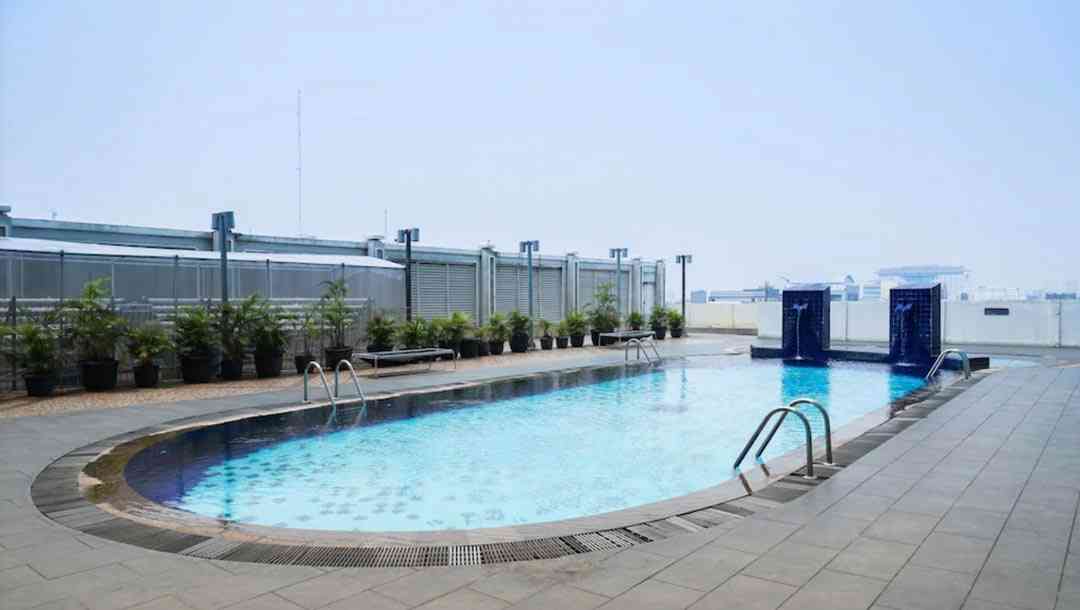 Swimming pool Grand Kartini Apartment