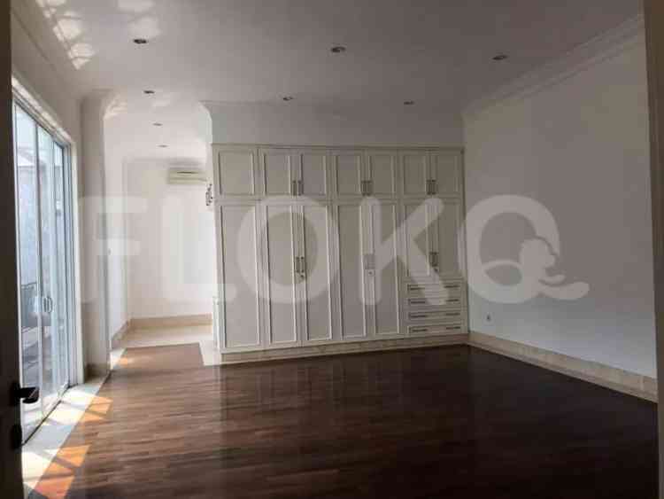 450 sqm, 4 BR house for rent in Senayan 2