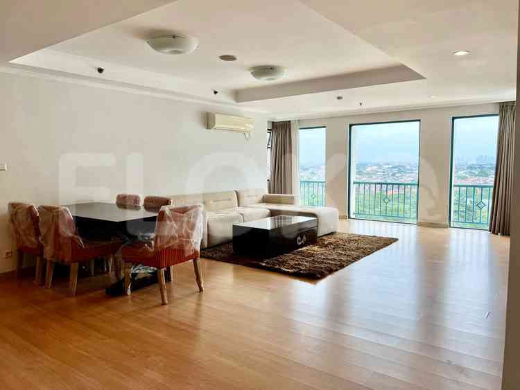 Sewa Bulanan Apartemen Golfhill Terrace Apartment - 3BR at 15th Floor