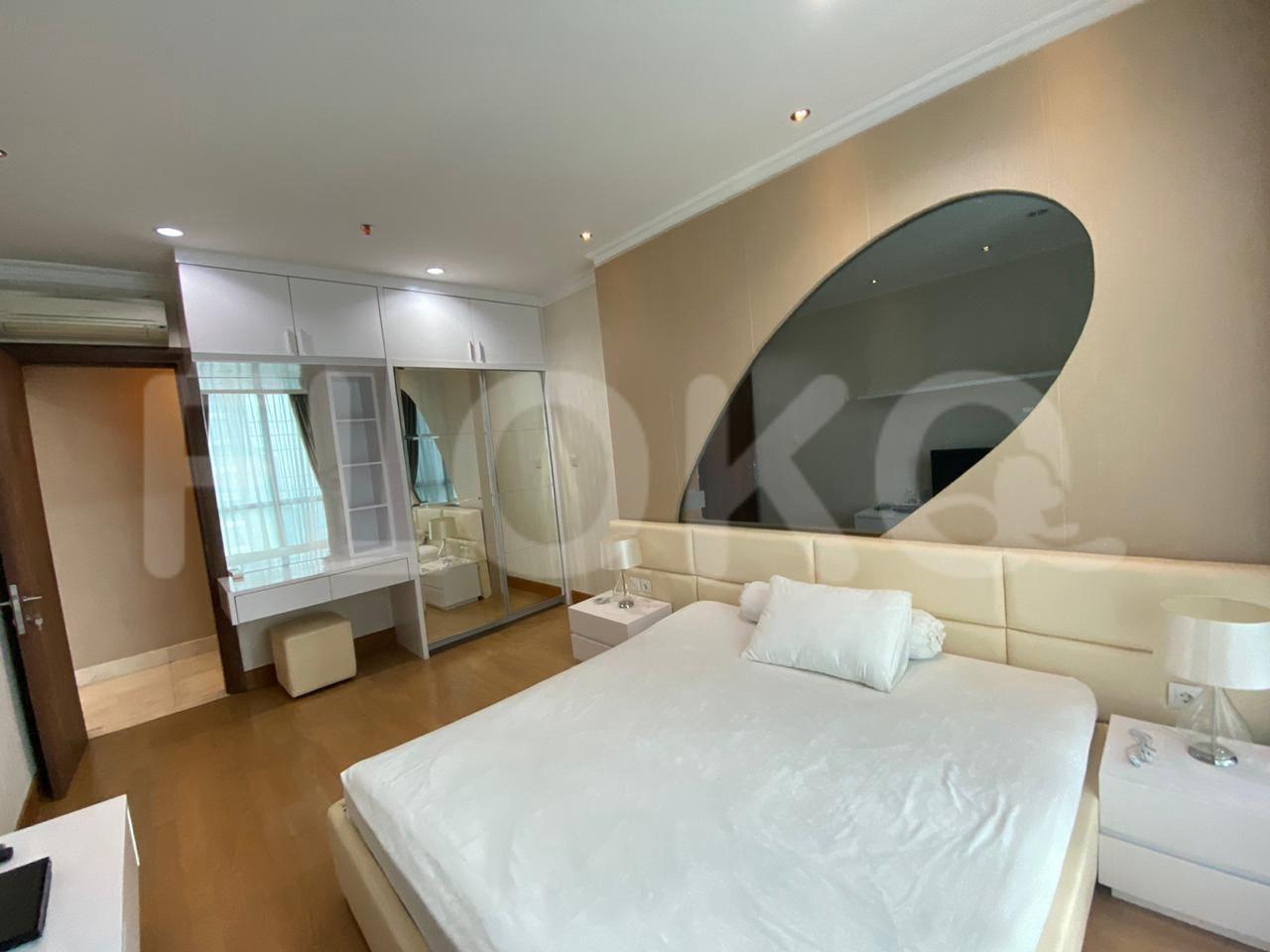 Sewa Apartemen Residence 8 Senopati Tipe 2 Kamar Tidur di Lantai 55 fsec00