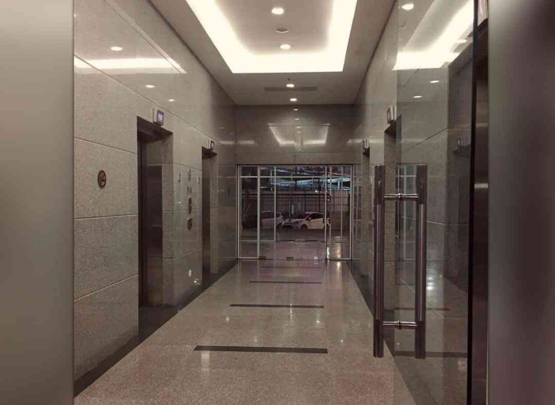 Hallway Tifolia Apartment