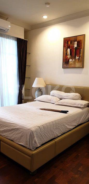 Sewa Apartemen Bellezza Apartemen Tipe 3 Kamar Tidur di Lantai 9 fpeb60