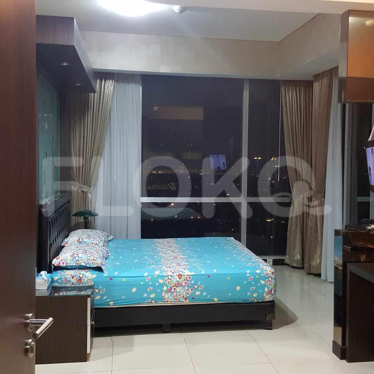 Sewa Apartemen Kemang Village Residence Tipe 3 Kamar Tidur di Lantai 15 fkeb8d
