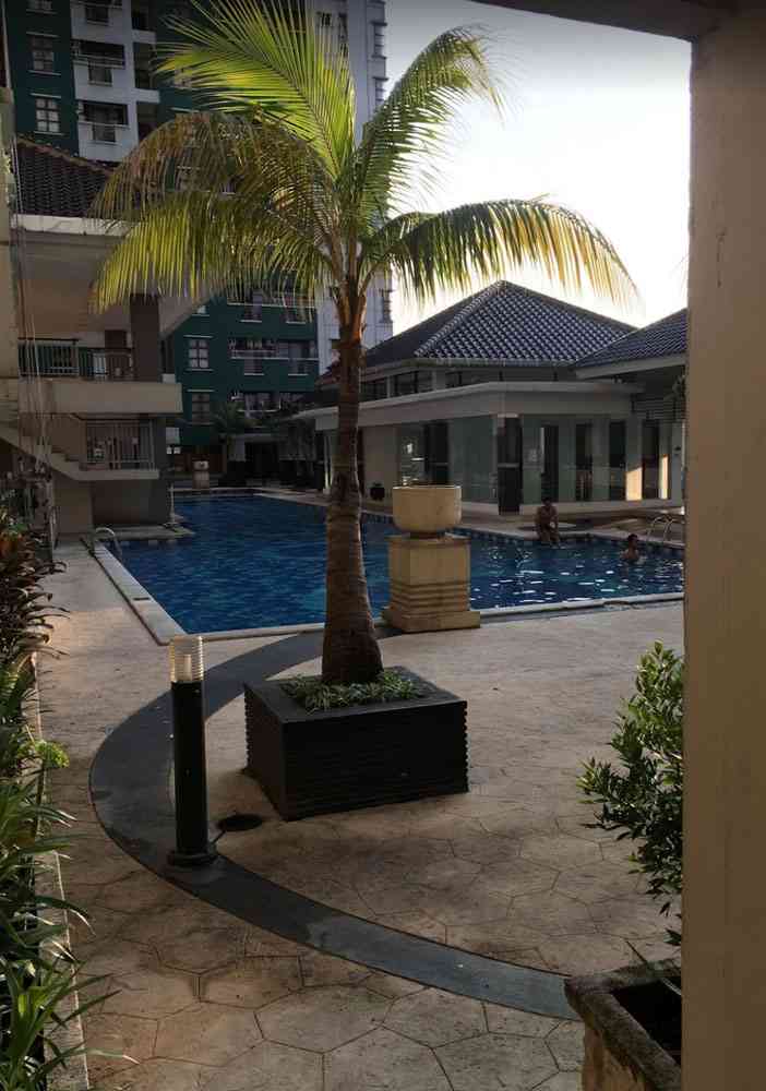 Swimming pool Salemba Residence