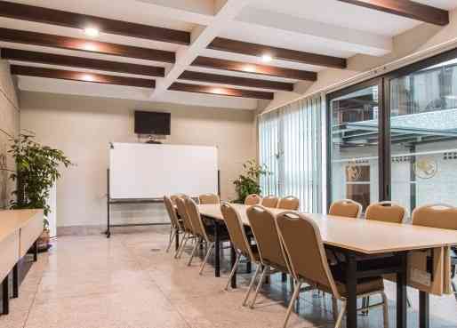 meeting room Senopati Apartment