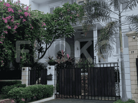 600 sqm, 5 BR house for rent in Pondok Indah 2