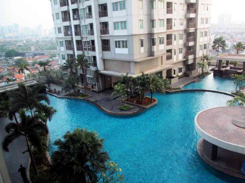 swimming pool Thamrin Residence Apartment