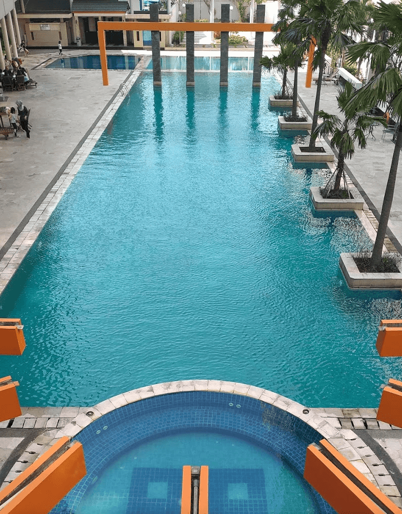 Swimming pool Gardenia Boulevard Apartment