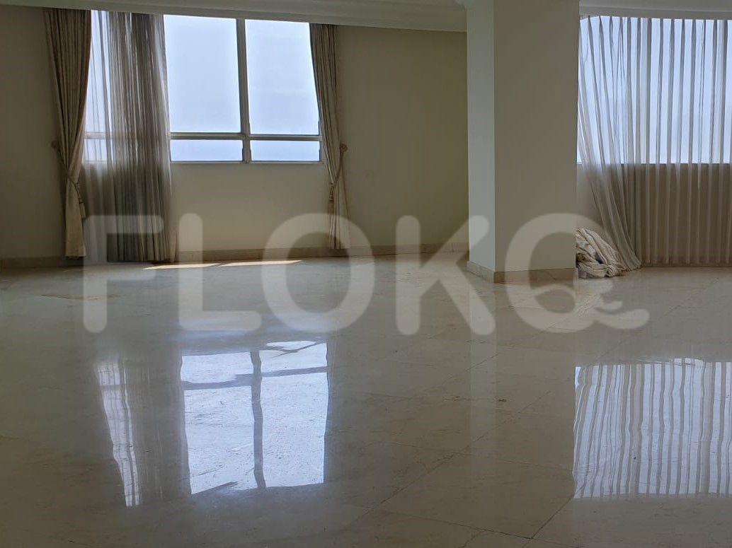 Sewa Apartemen Simprug Terrace Apartment Tipe 4 Kamar Tidur di Lantai 19 fte392