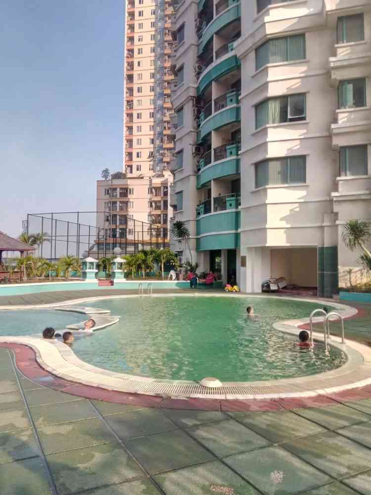 Swimming pool Puri Kemayoran Apartment