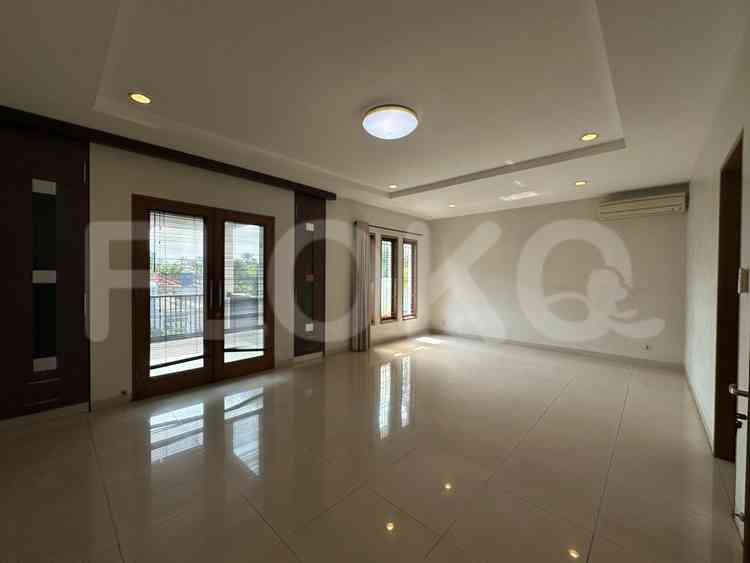 400 sqm, 4 BR house for rent in Senayan 5